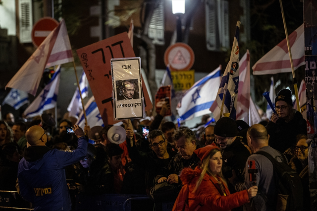 İsrail'de binlerce kişi Netanyahu hükümetini protesto etti
