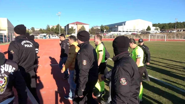 Türk futbolunda olay bitmiyor! Yattara'nın ilk maçında hakeme yumruk atıldı, maç iptal edildi