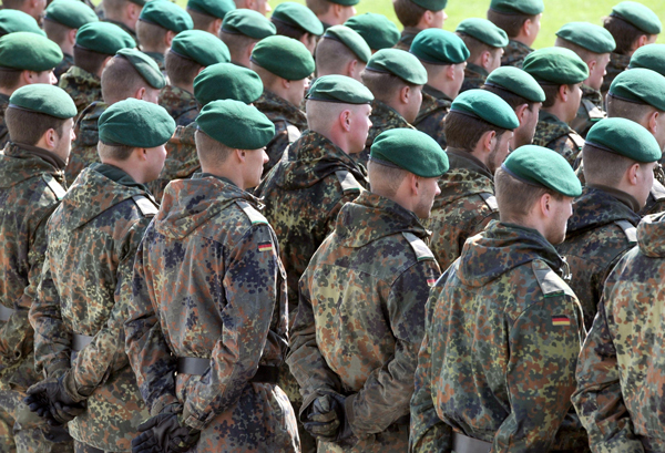 Almanya Türkleri askere almaya hazırlanıyor! Aylık 100 bin liralık maaş rütbe yükseldikçe artacak