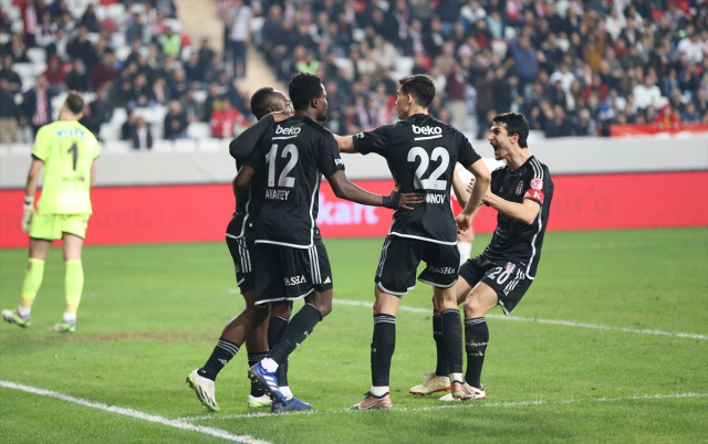 Beşiktaş, Antalyaspor'u 2-1 yenerek çeyrek finale yükseldi