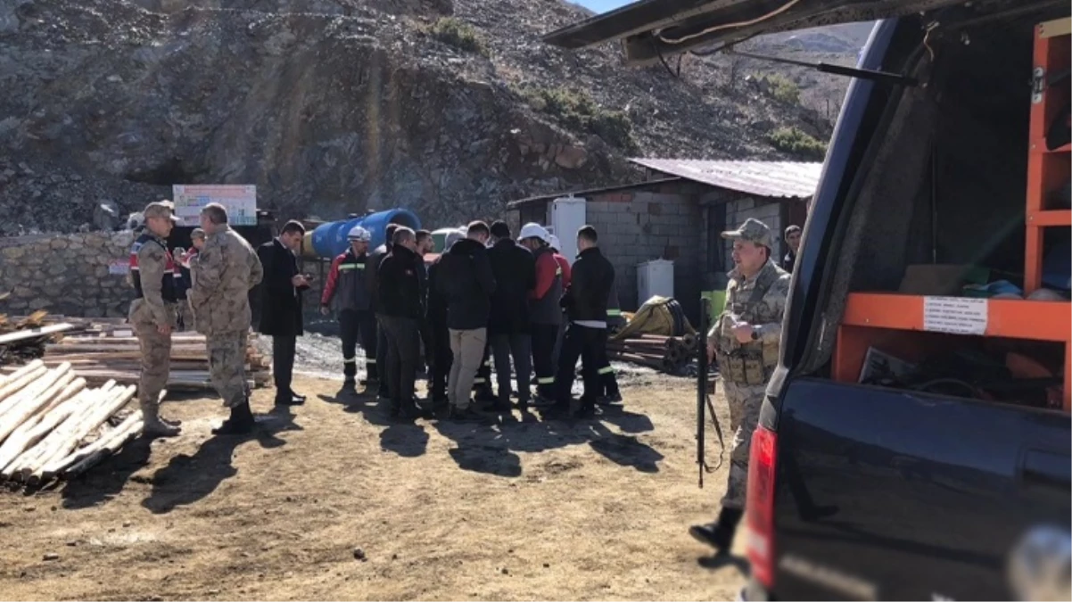 Elazığ'da maden ocağında göçük! 2 kişi toprak altında kaldı, ekipler olay yerinde