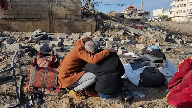 2 gün önce evlenen çift, İsrail'in düzenlediği hava saldırısında hayatını kaybetti