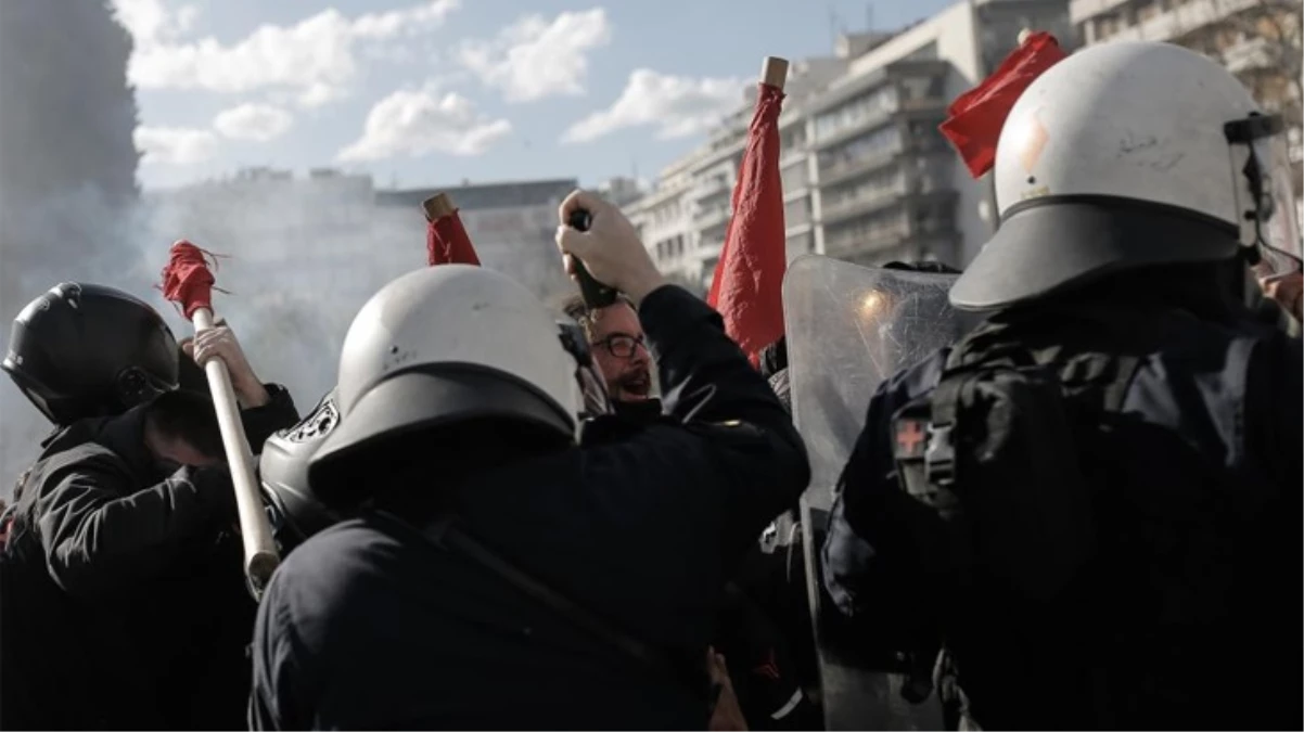 Haftalardır protesto ediliyordu! Yunan parlamentosundan, özel üniversitelerin açılmasını içeren yasa tasarısına onay