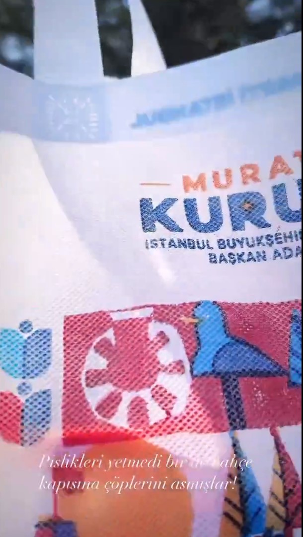 Murat Ünalmış, AK Parti adına evine getirilen seçim torbasını çöpe attı