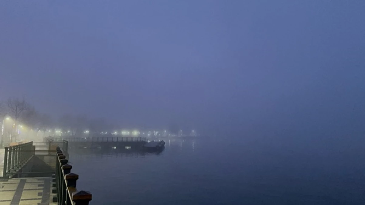 İstanbul'da sis! Boğaz'da gemi trafiği askıya alındı