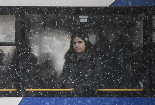 Meteoroloji'nin uyarılarının ardından Ankara'da kar yağışı başladı