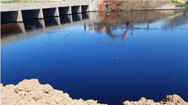 Diyarbakır'da boru hattından sızan ham petrol Kamışlı Çayı'na aktı
