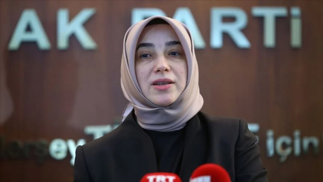 AK Parti'den Özlem Zengin'in görevden alındığı iddialarına yalanlama: Görevinin başında