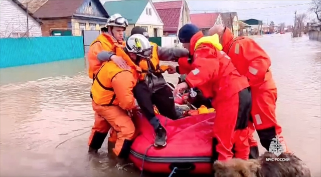 Rusya'da sel tehlikesi nedeniyle acil durum ilan edildi