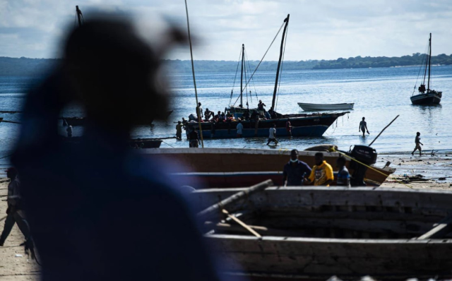 Mozambik'te kolera salgınından kaçanların bulunduğu tekne battı: 94 ölü, 26 kayıp