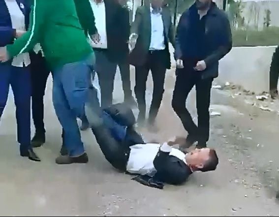 Kendisini yerlere atıp yuvarlanan AK Partili meclis üyesi İbrahim Efe, partisinden ve görevinden istifa etti