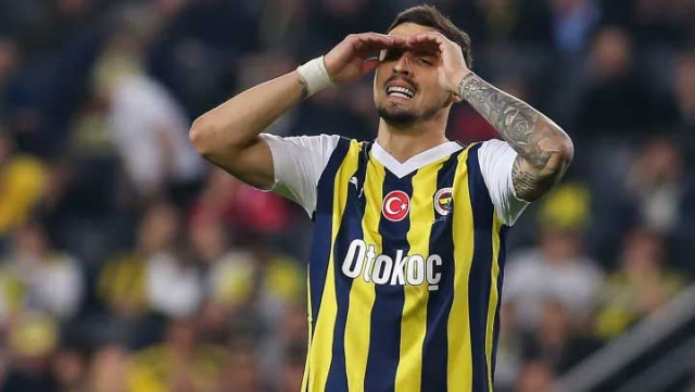 Fenerbahçeli Rade Krunic, şampiyonluk baskısını kaldıramadığını itiraf etti