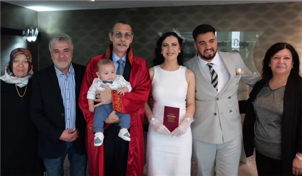 Erdal Beşikçioğlu, Belediye Başkanı olarak ilk nikahı kıydı
