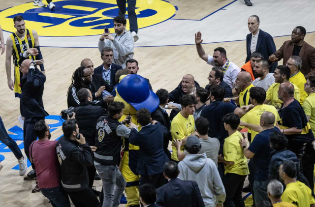Mağlubiyet sonrası çılgına döndü! Kerim Rahmi Koç ile Monacolu basketbolcular arasında gerginlik